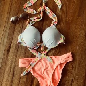Victoria’s Secret 34d / Medium swim set
